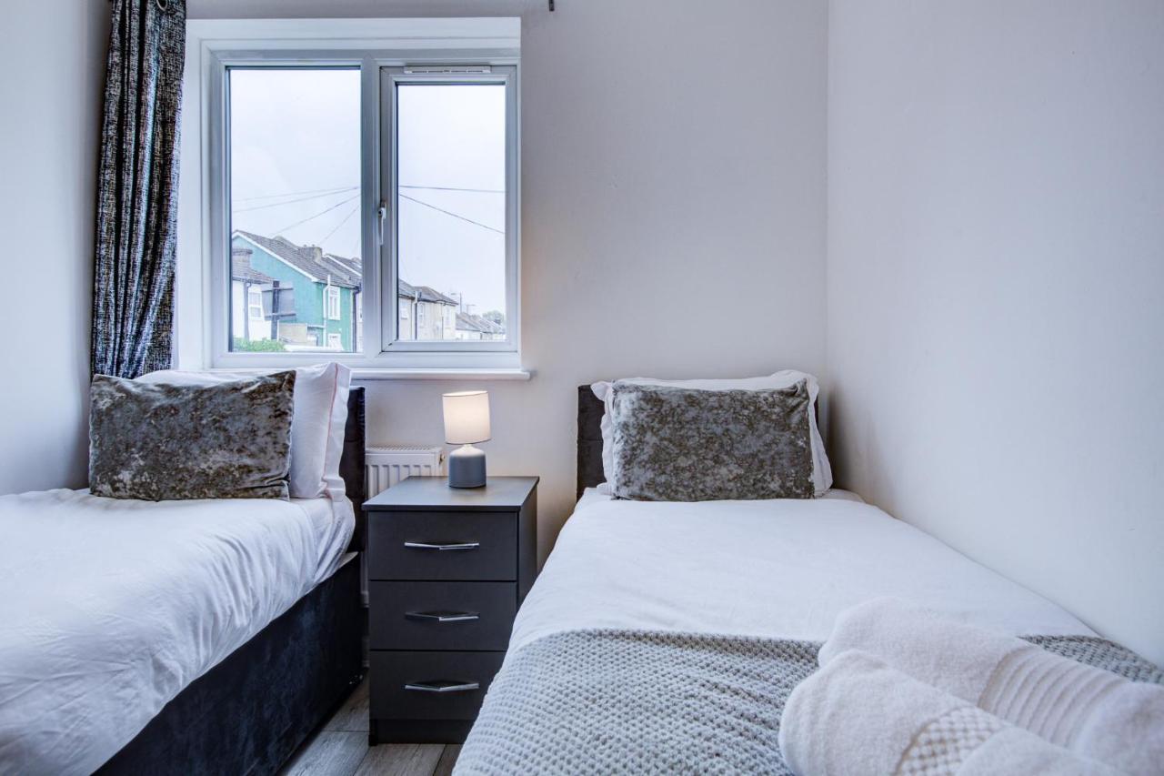 Spacious Urban Apartment In Κρόιντον Εξωτερικό φωτογραφία